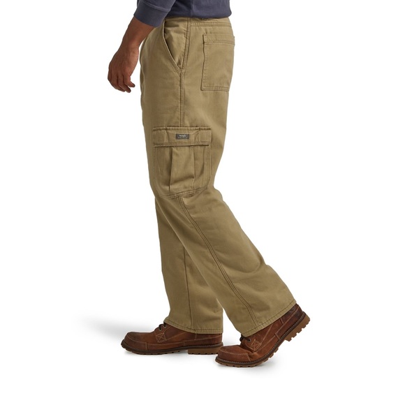 Wrangler Men's Relaxed Fit Fleece Lined Cargo Pant - Picture 11 of 12